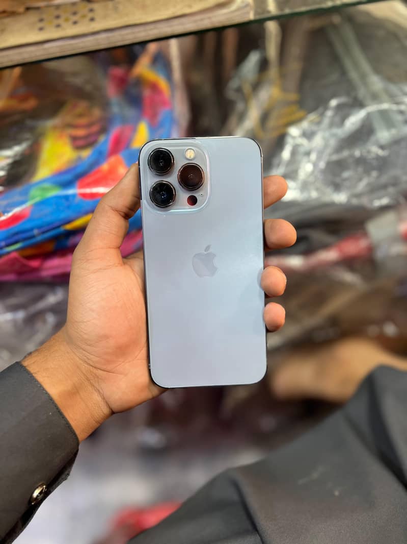 Apple iPhone 13 Pro 0