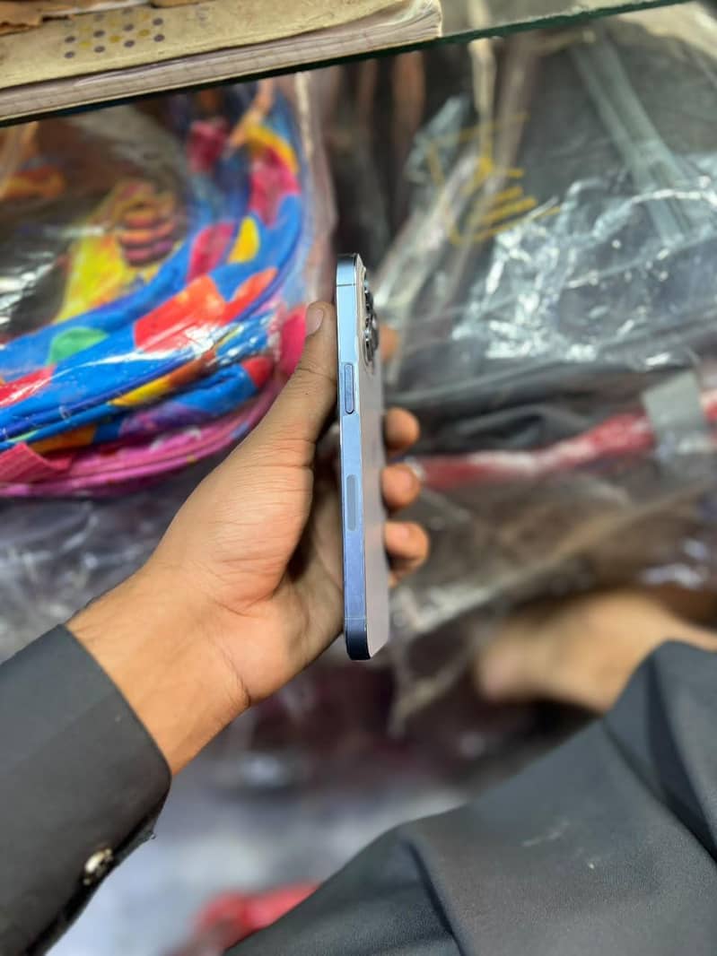 Apple iPhone 13 Pro 4