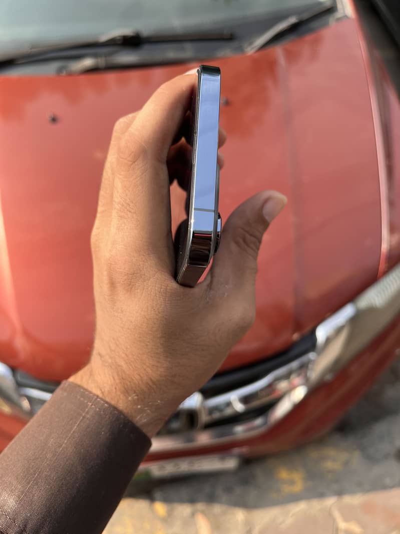 Apple iPhone 13 Pro Max 3
