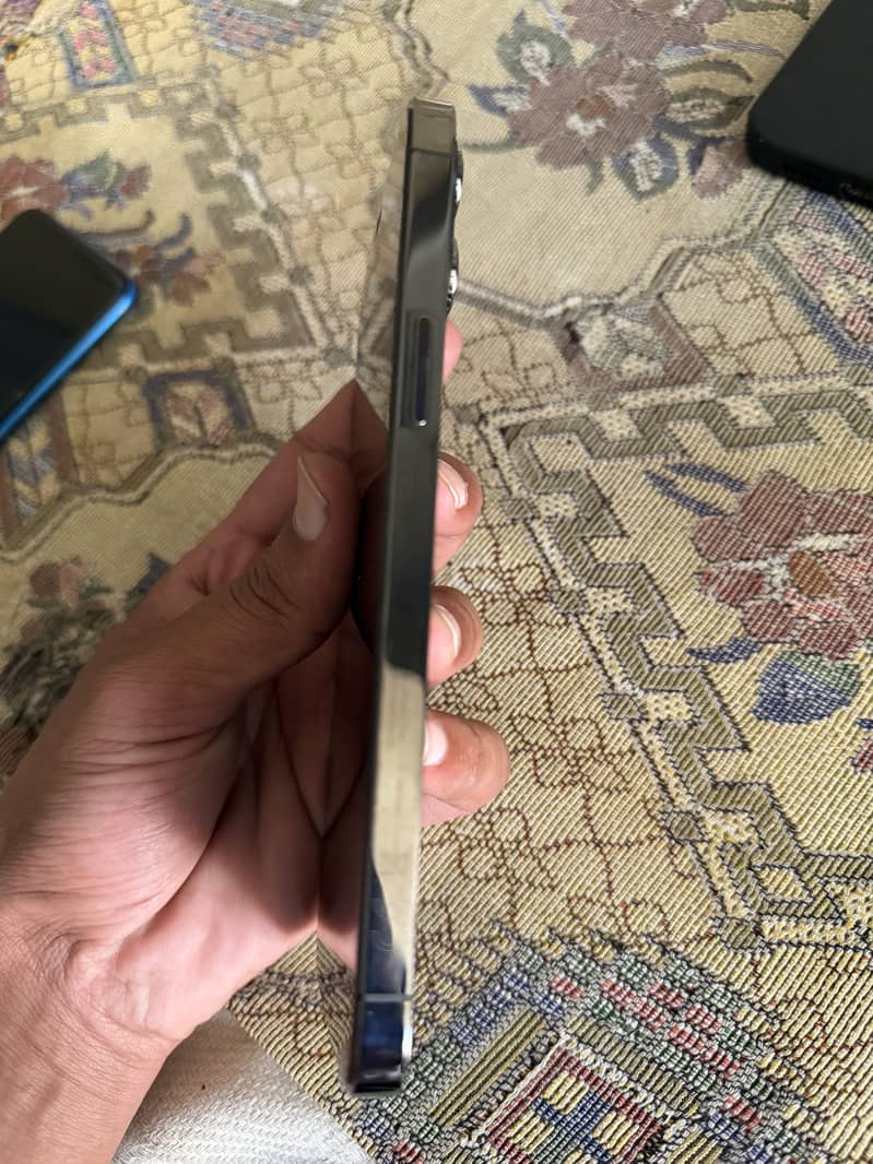 Apple iPhone 12 Pro Max 3