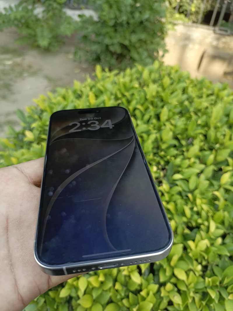 Apple iPhone 15 Pro 1