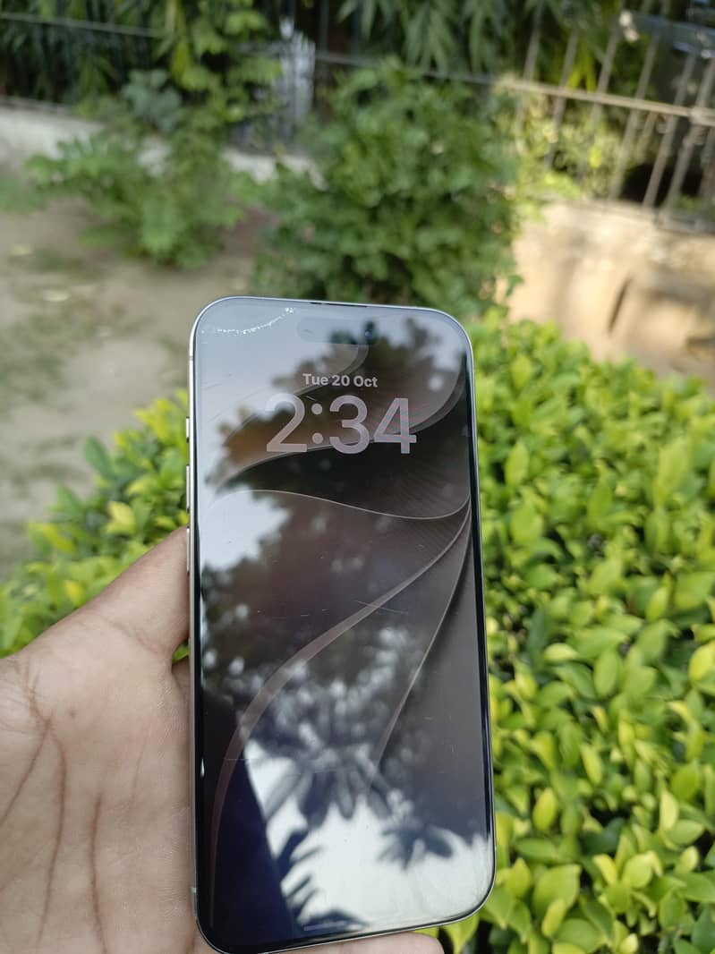Apple iPhone 15 Pro 2