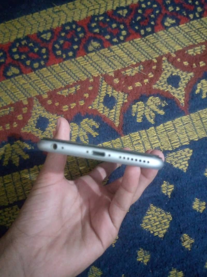 Apple iPhone 6S Plus 0