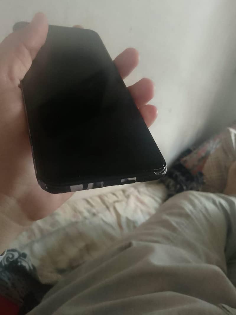 Tecno Pova 4