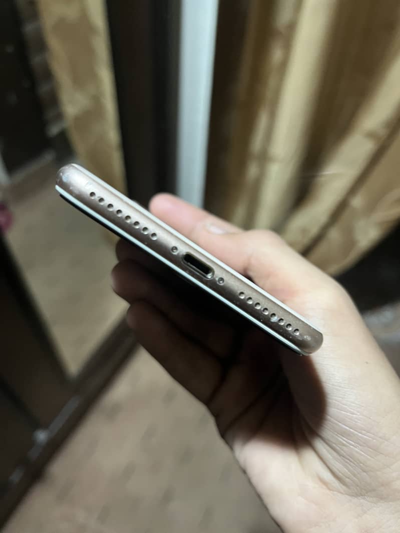 Apple iPhone 8 Plus pta 5