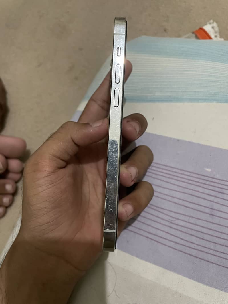 Apple iPhone 12 Pro 2
