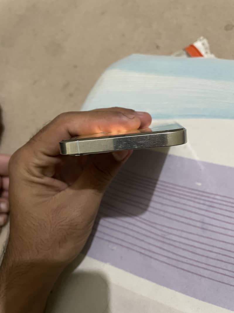 Apple iPhone 12 Pro 3