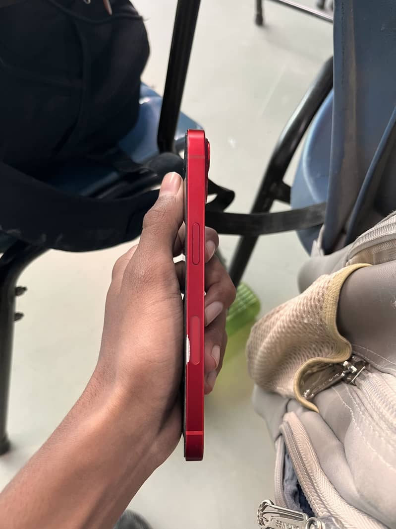 Apple iPhone 13 1