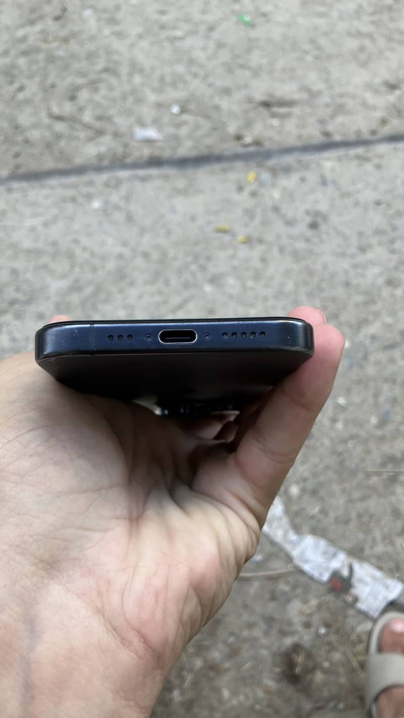 Apple iPhone 15 Pro 0