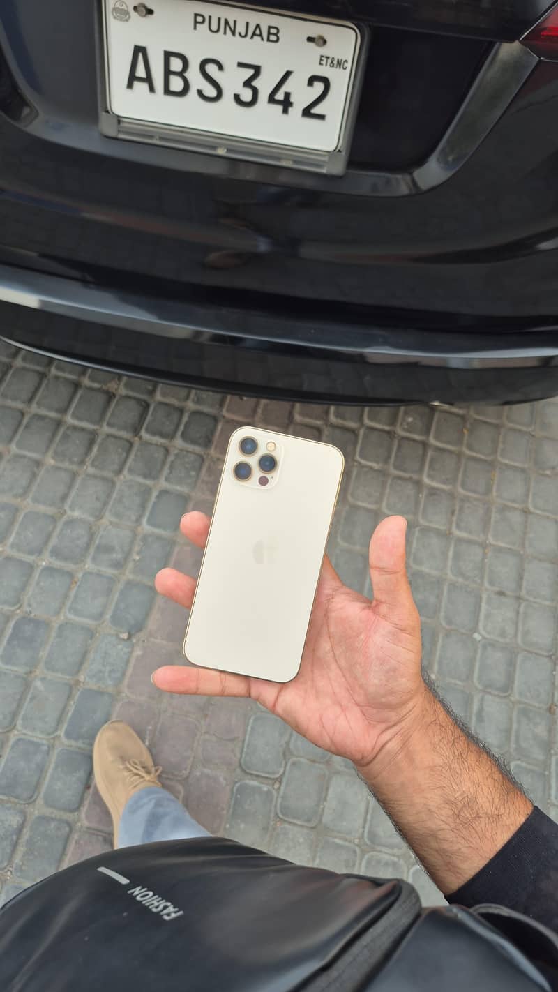 Apple iPhone 12 Pro 2