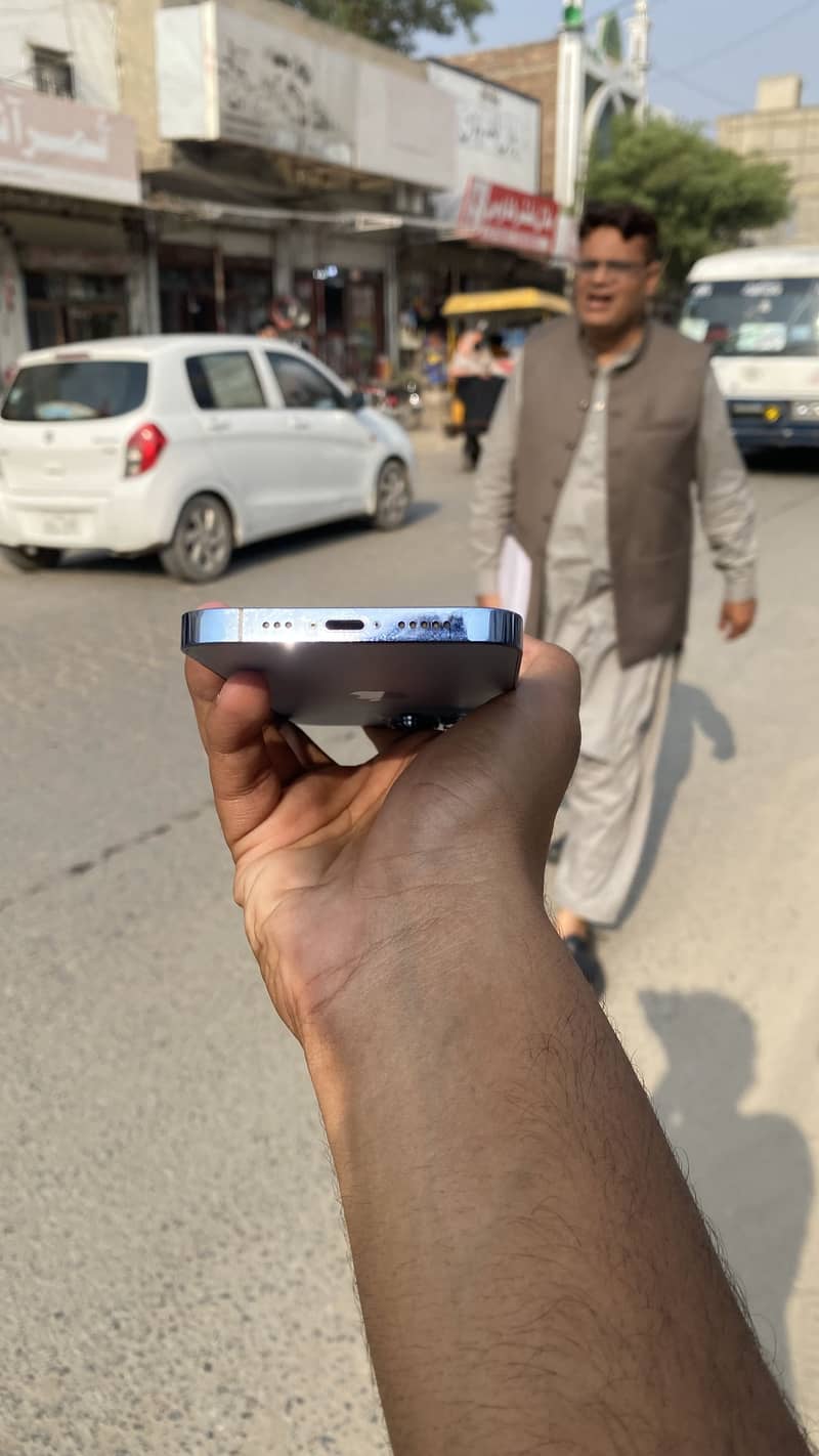 Apple iPhone 13 Pro 2