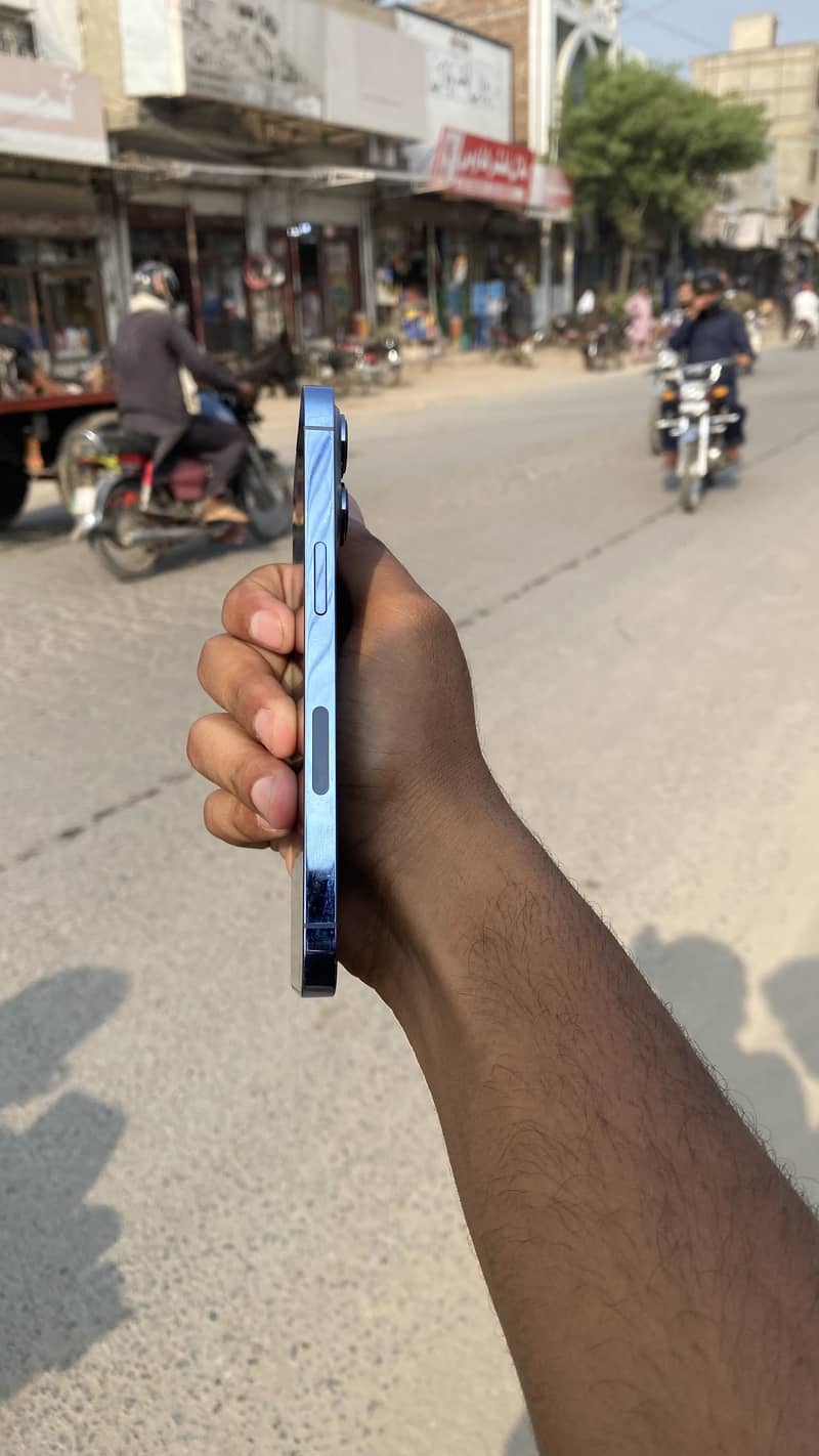 Apple iPhone 13 Pro 3