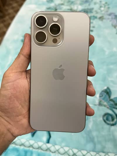 Apple iPhone 15 Pro Max (Natural Titanium)