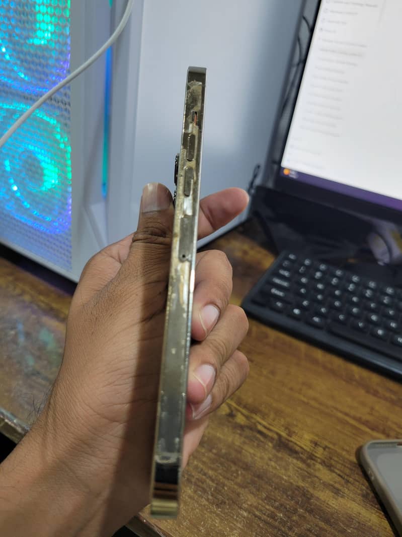 Apple iPhone 13 Pro Max 5
