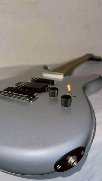 electric guitar for urgent sale