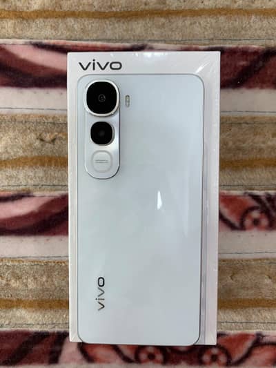 vivo Y400 8,256 front screen finger 10\10 condition 3months warranty