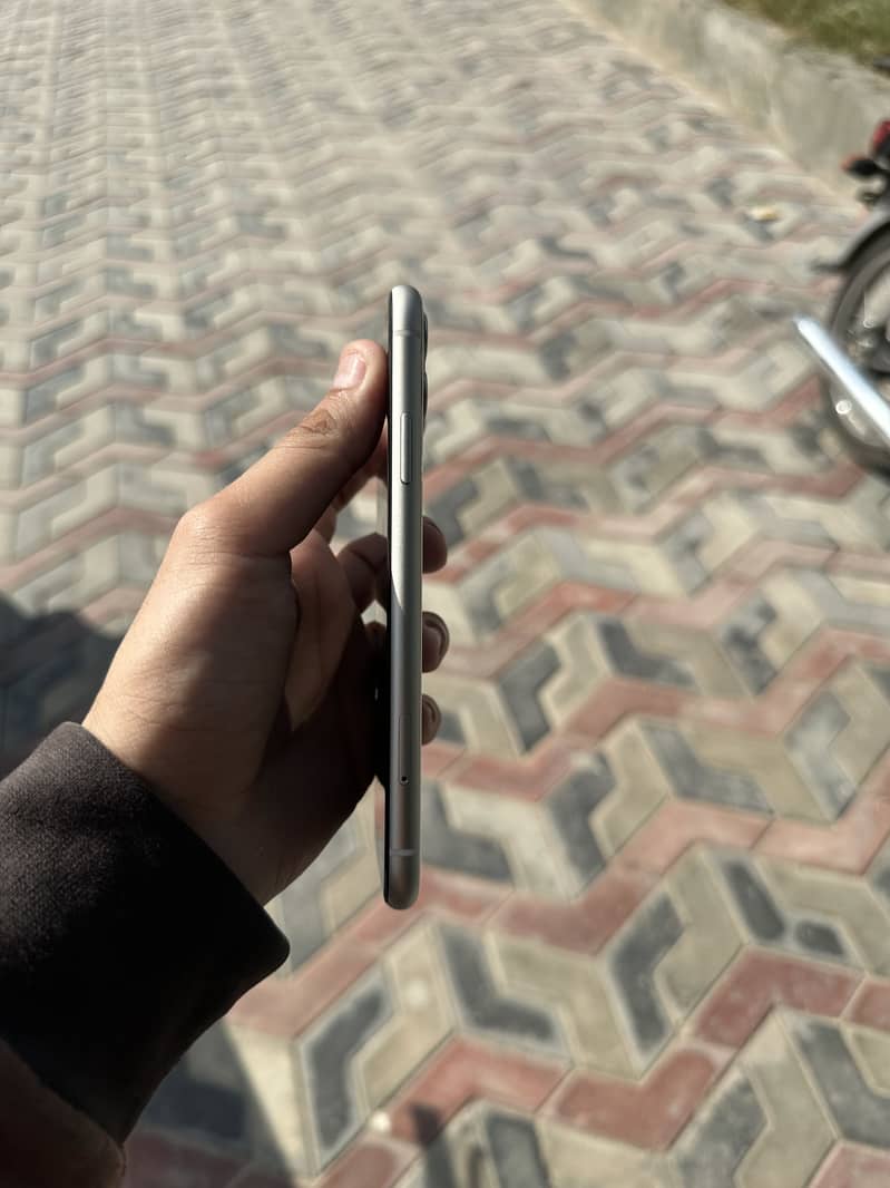 Apple iPhone 11 1
