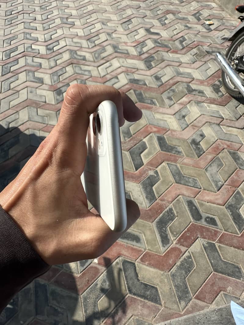 Apple iPhone 11 2