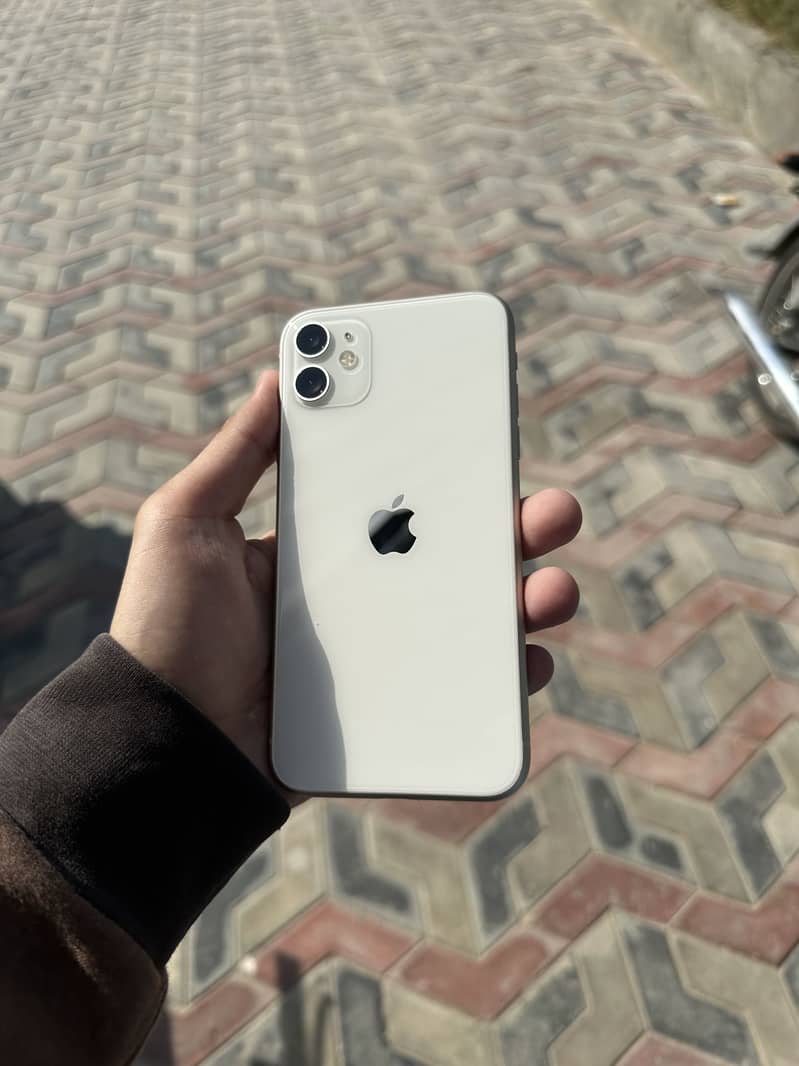 Apple iPhone 11 4