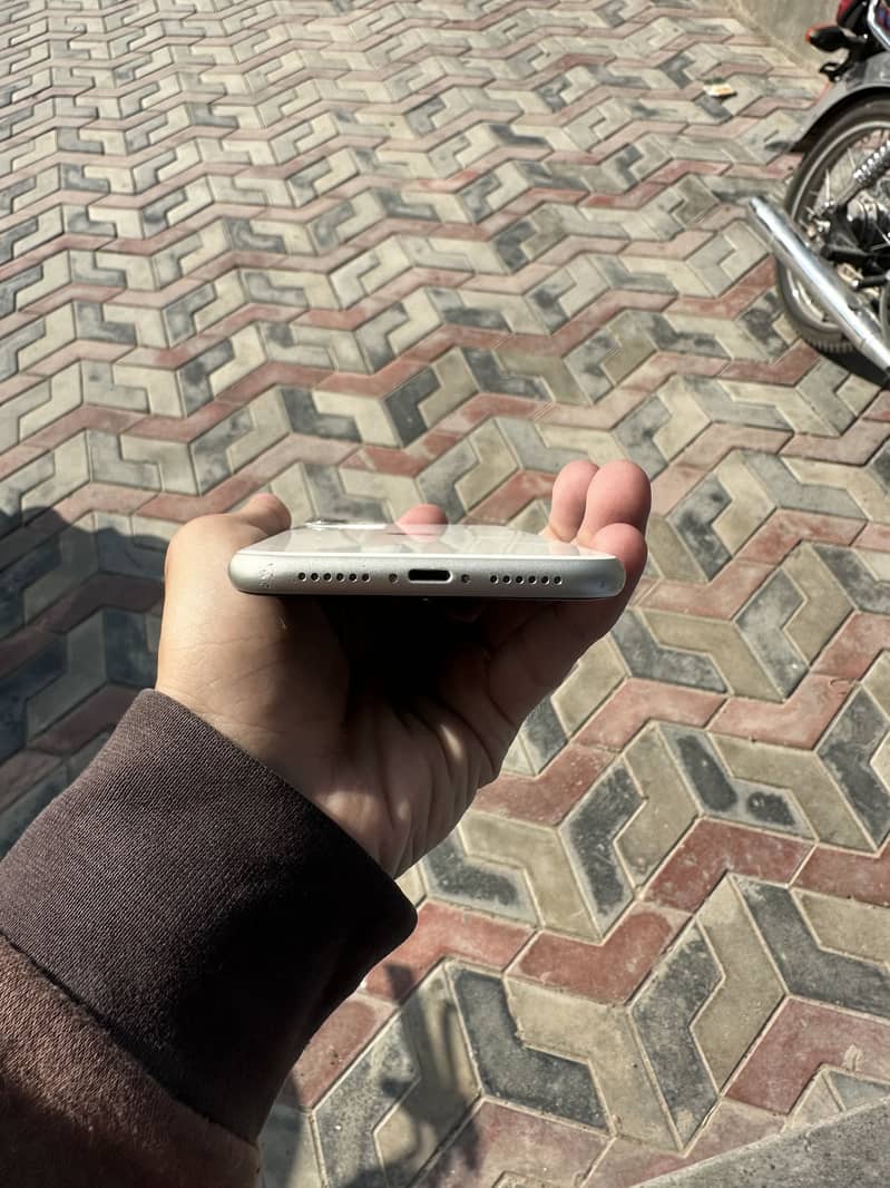 Apple iPhone 11 6
