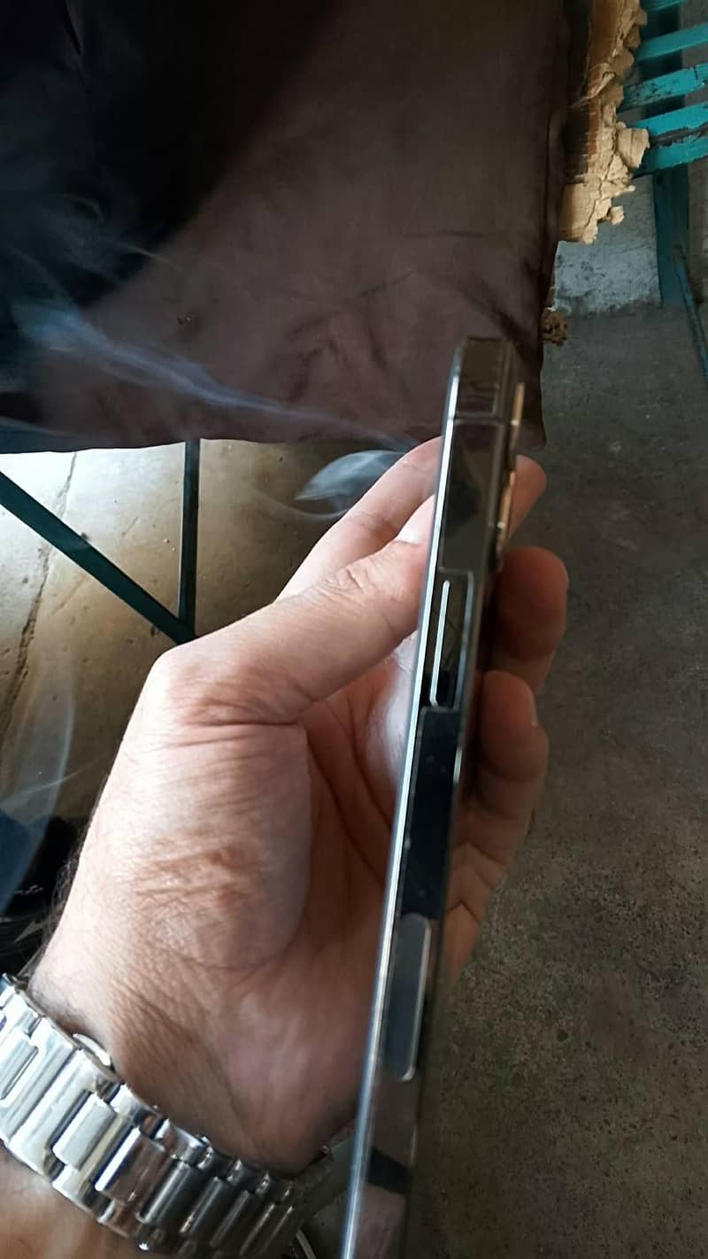 Apple iPhone 12 Pro 4
