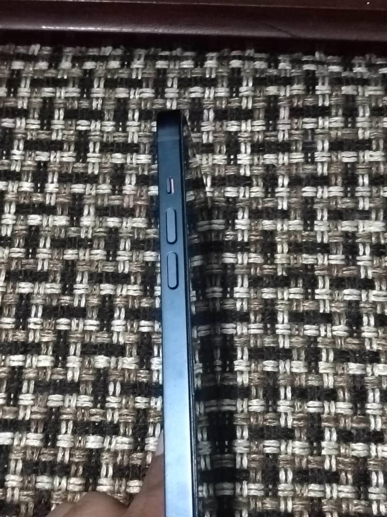 Apple iPhone 14 3