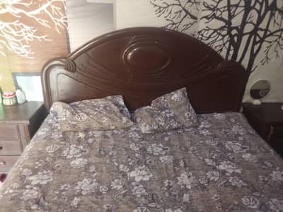 1 big bed 02 side tables one singhar maiz
