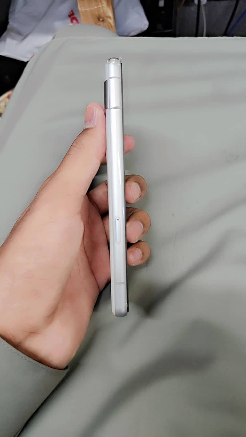 Google Pixel 7a 2