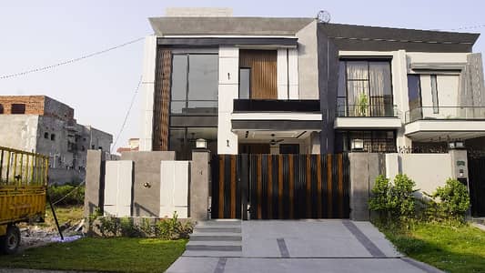 Prime Location 10 Marla House Available For Sale In Formanities Housing Scheme - Block MM, Lahore