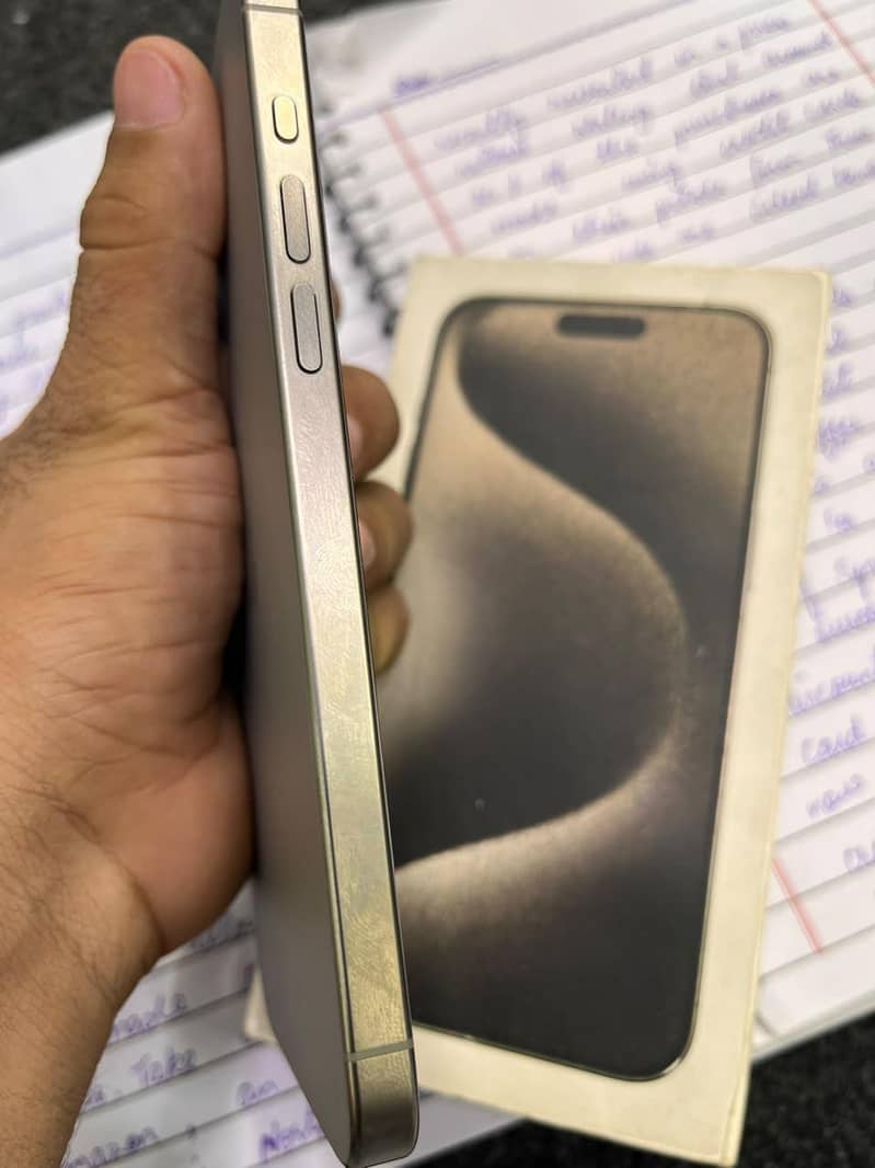 Apple iPhone 15 Pro Max 3