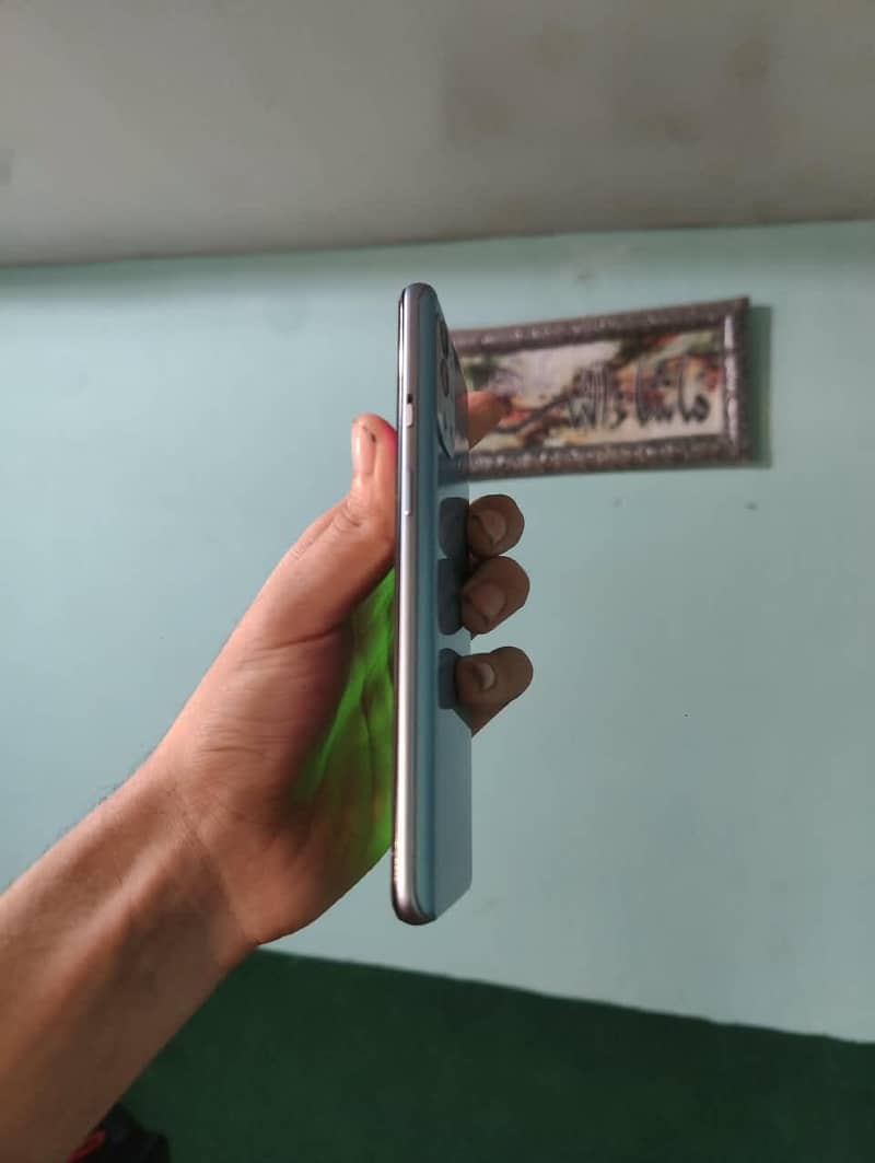 One Plus 9R 8