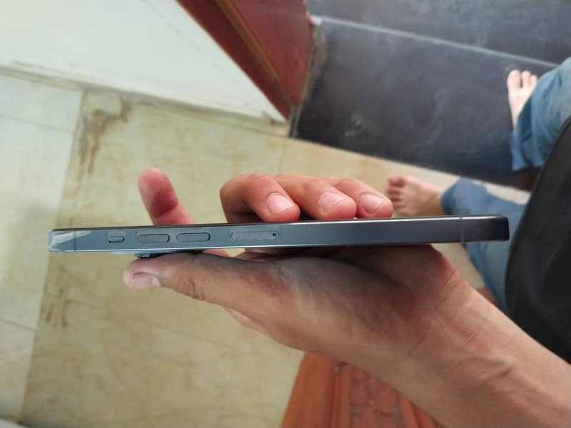 Apple iPhone 13 Pro Max 4