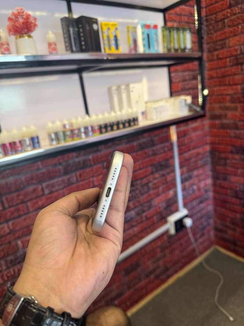 Apple iPhone 17 Pro 2