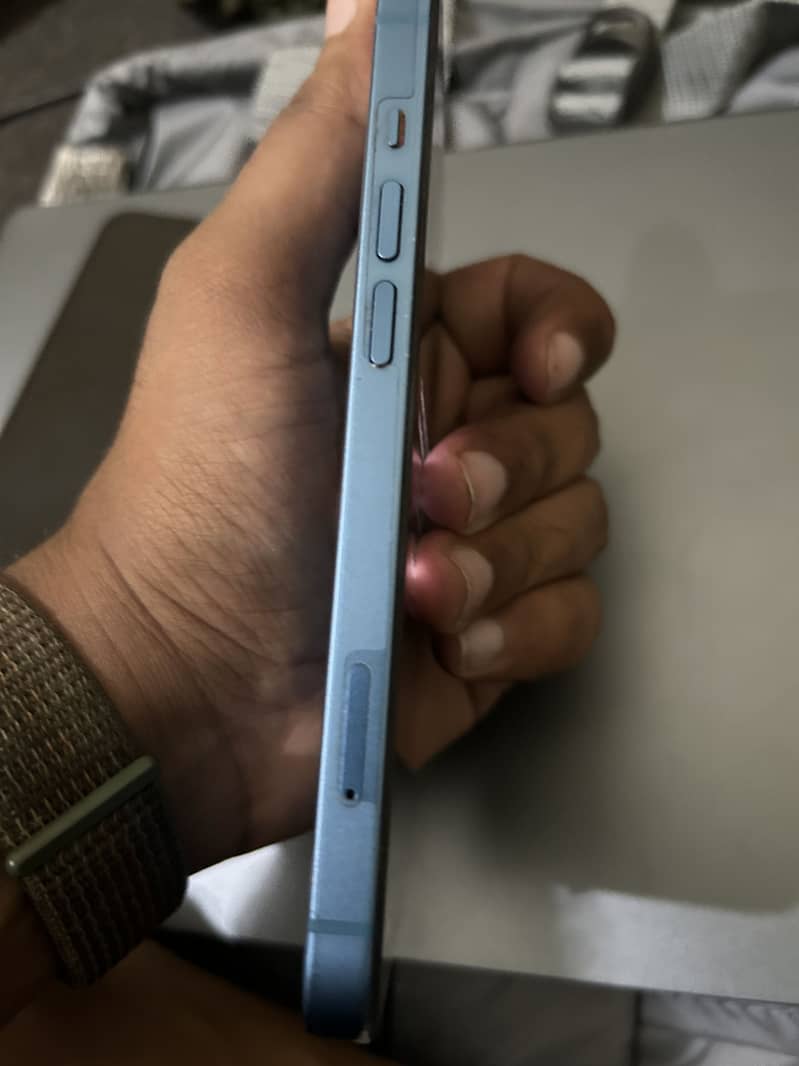 Apple iPhone 13 1