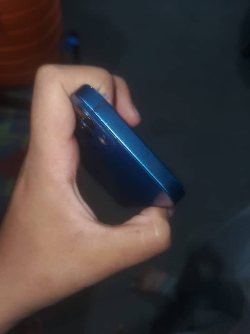 Apple iPhone 12 mini 4