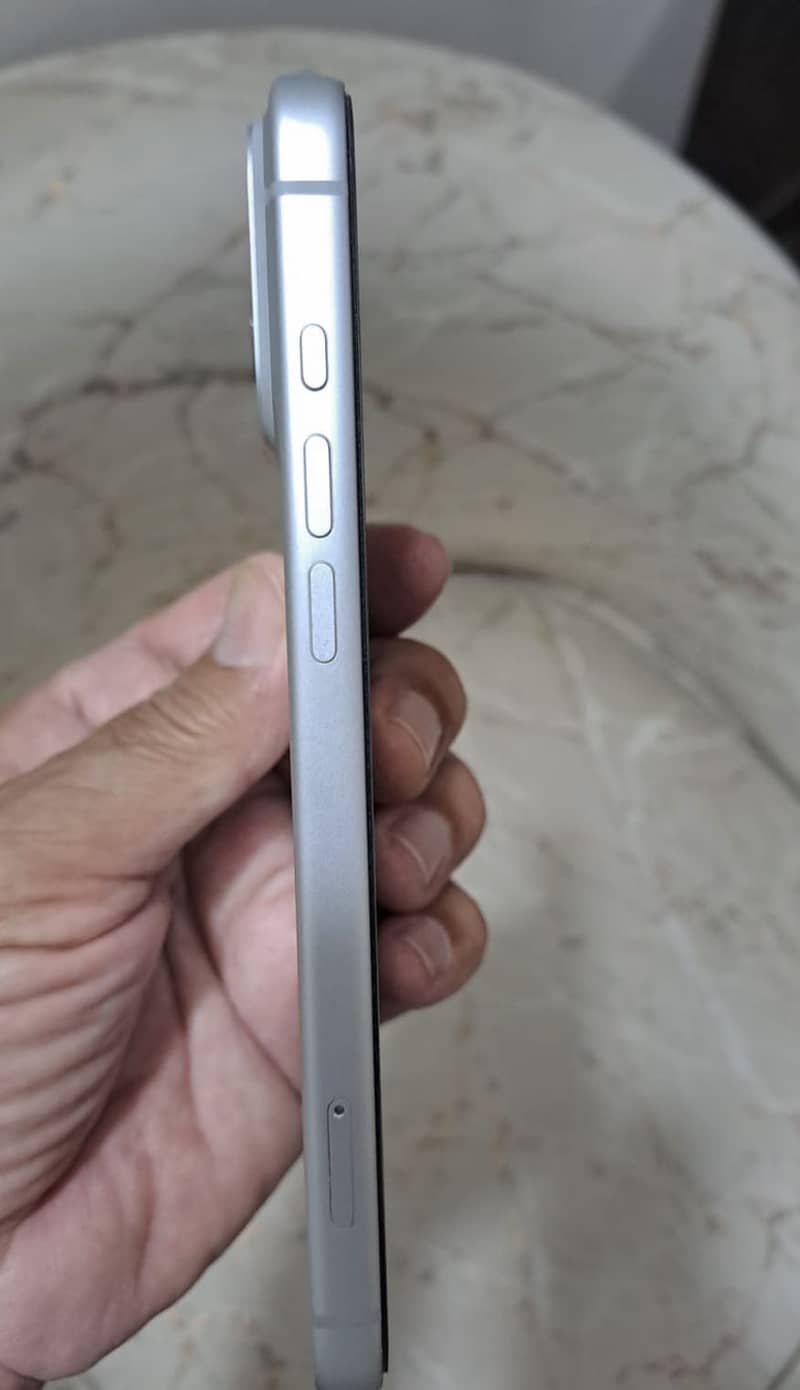 Apple iPhone 17 Pro Max 2
