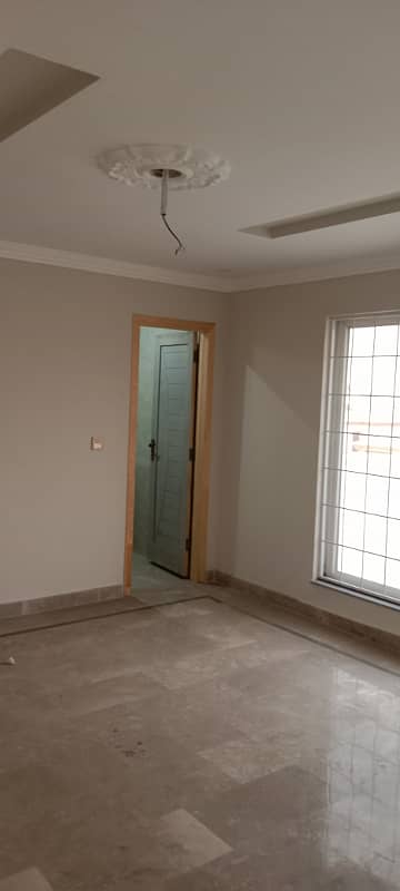 10 Marla 3rd Floor For Rent
