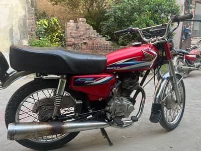 125 2015 model total genuine