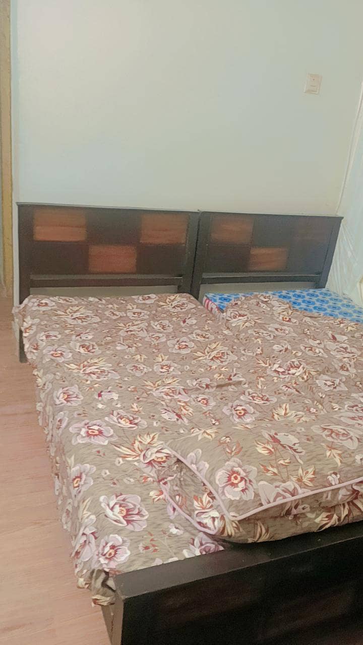bed with mattres 8