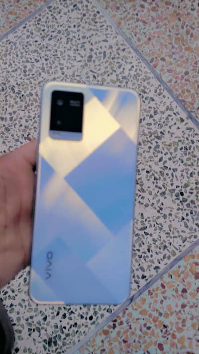 Vivo 8/128 Mobile Phone