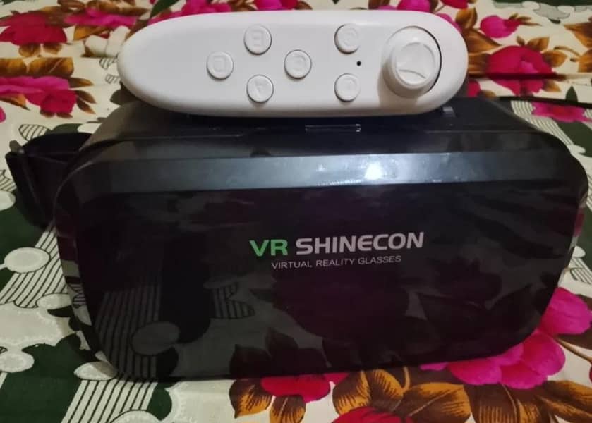 vr box with remote 0