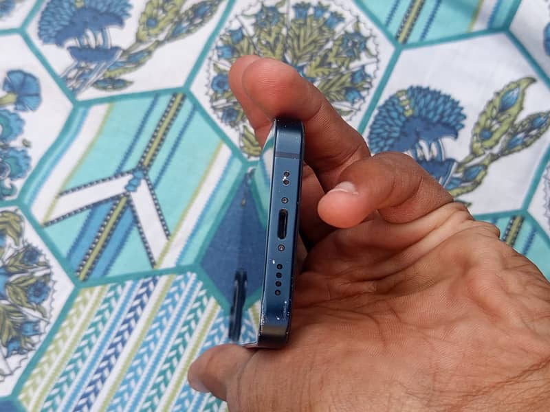 Apple iPhone 13 mini 2
