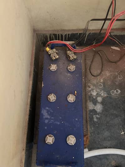 1000W UPS with Batteries for Sale – Used