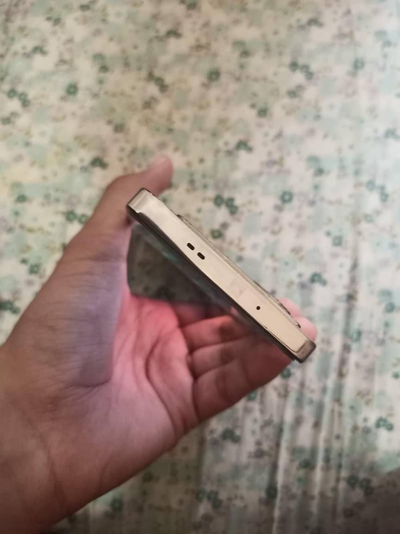 Infinix Note 40 4
