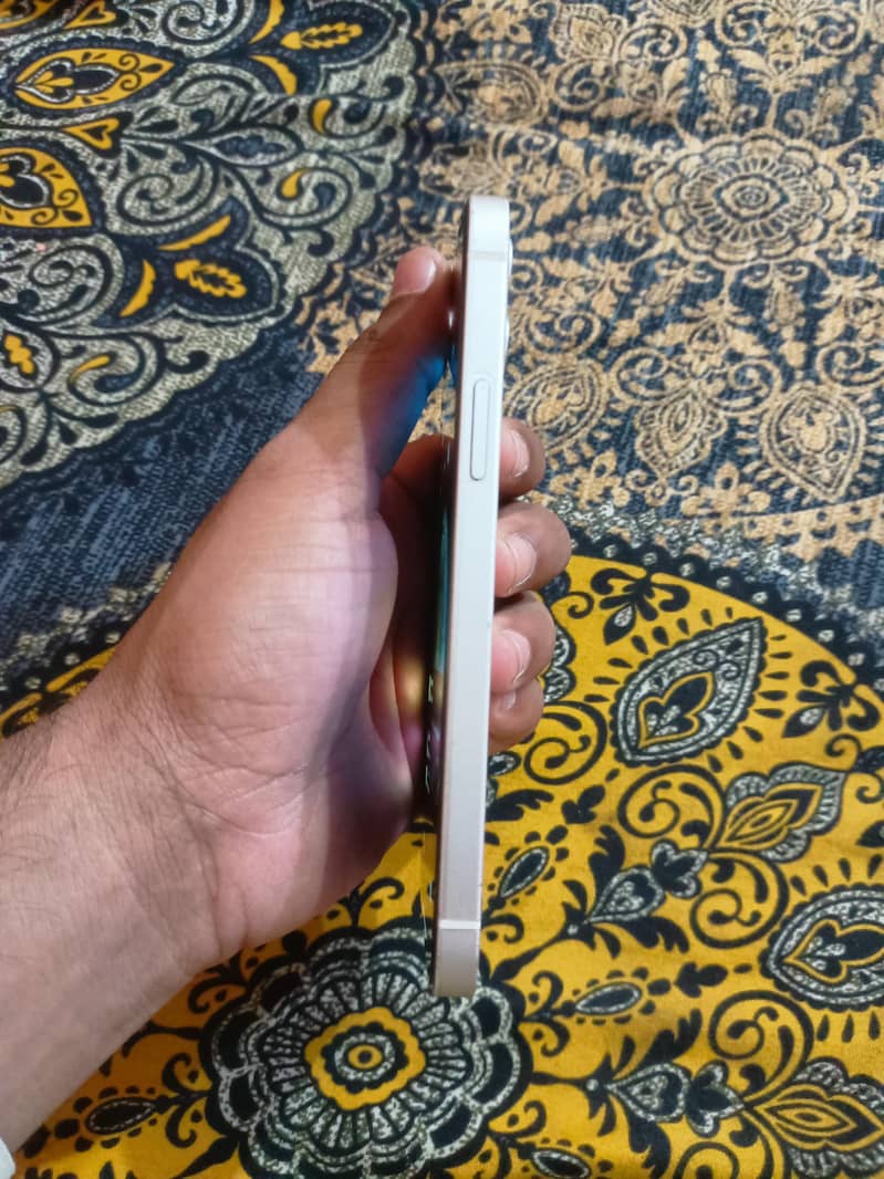 iPhone 12 3