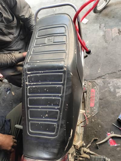Honda 125 Seat