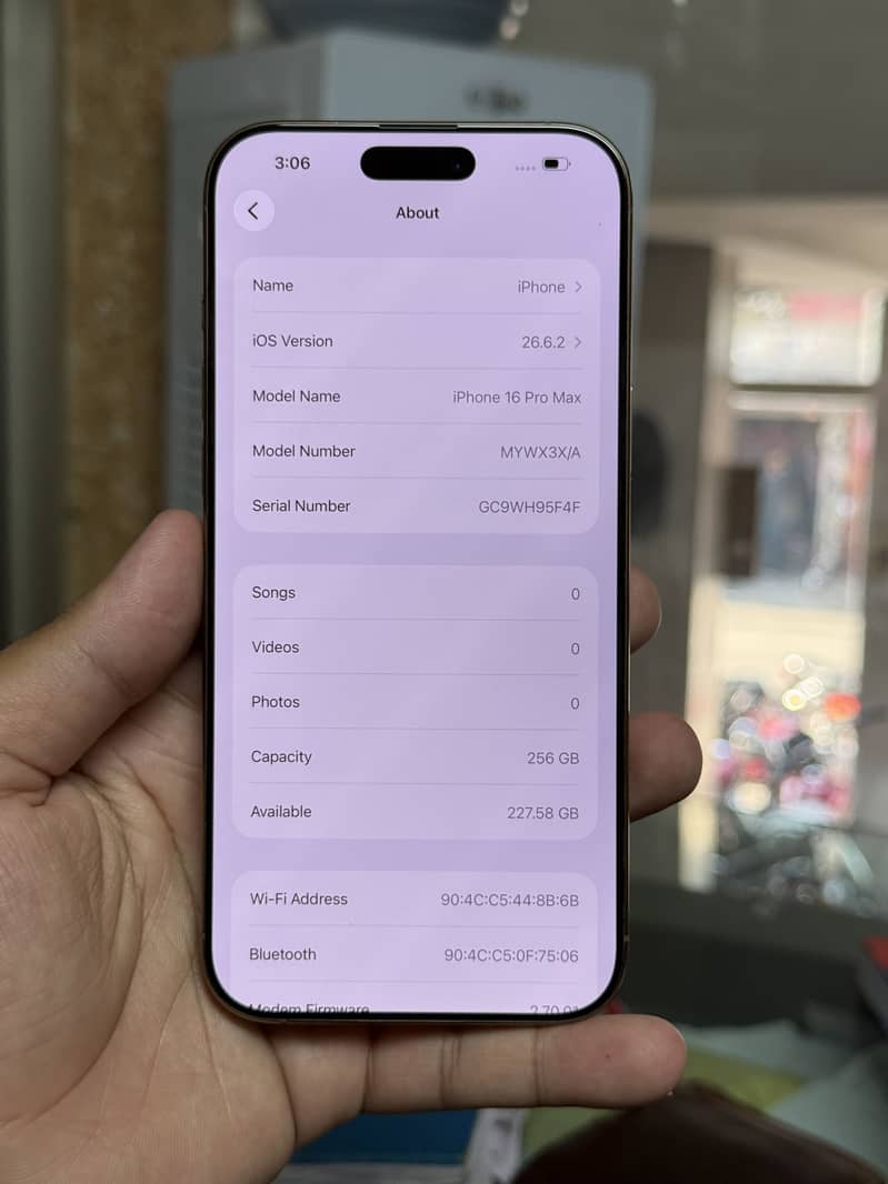 Apple iPhone 16 Pro Max 6