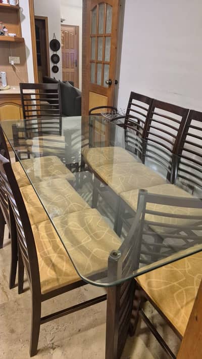 8 seater beautiful dinning table