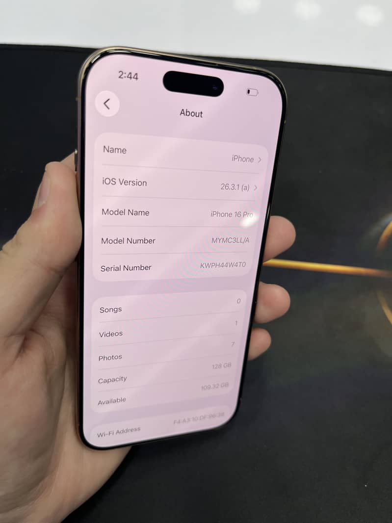 Apple iPhone 16 Pro 1