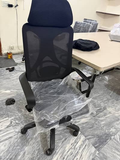 Office furniture for sale (1 large chair, 6 small chairs, 1 large tabl